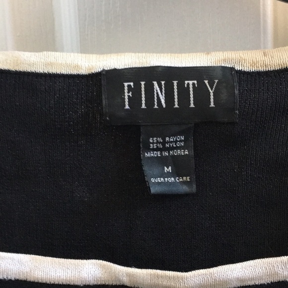 FINAL MARKDOWN LADIES finity top medium - Picture 4 of 4